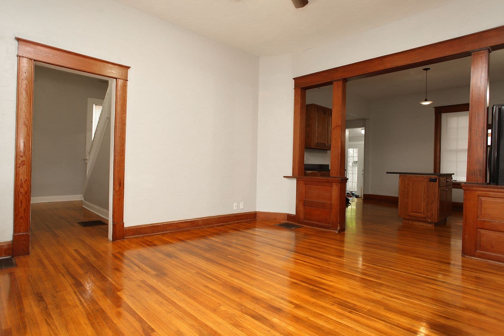 Springfield House: 1037 W State St