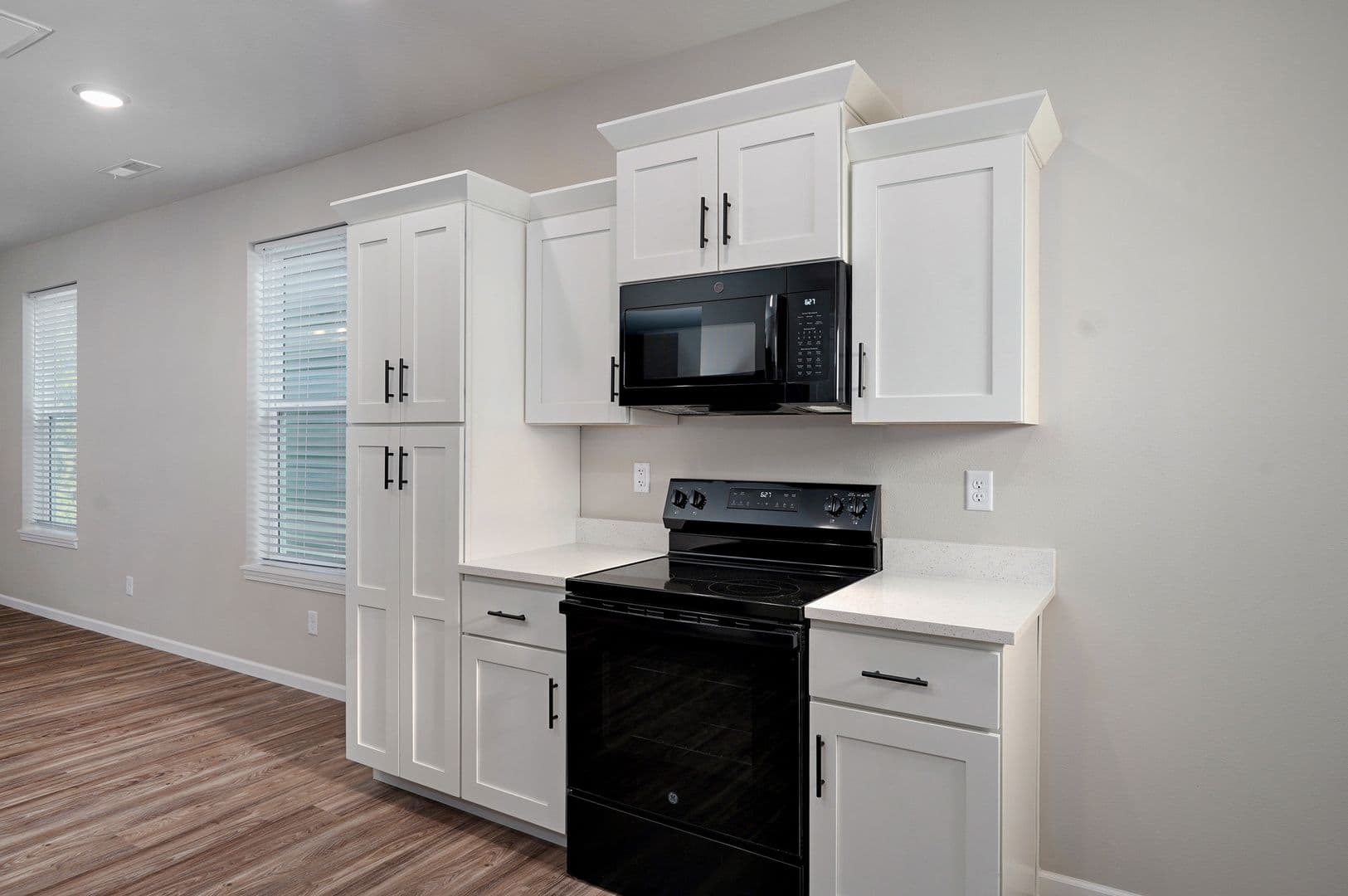 Springfield Apartment: 311 S Florence Ave