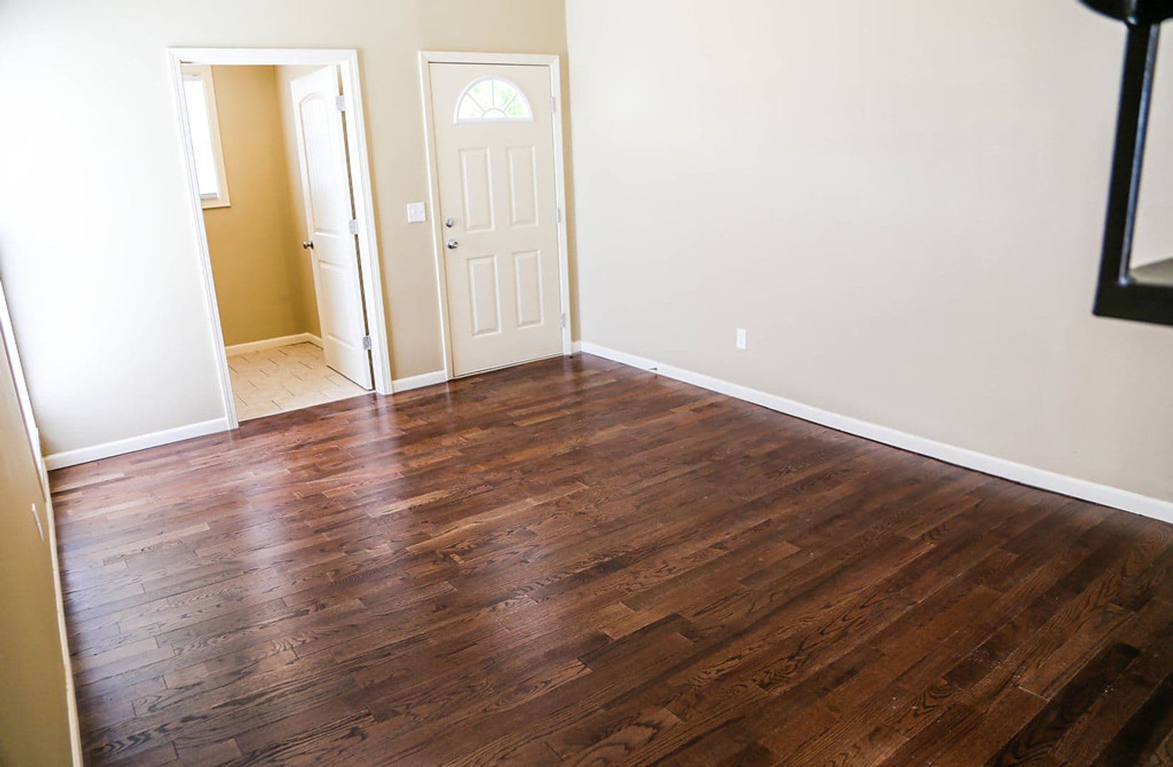 Springfield Apartment: 512 S. Main
