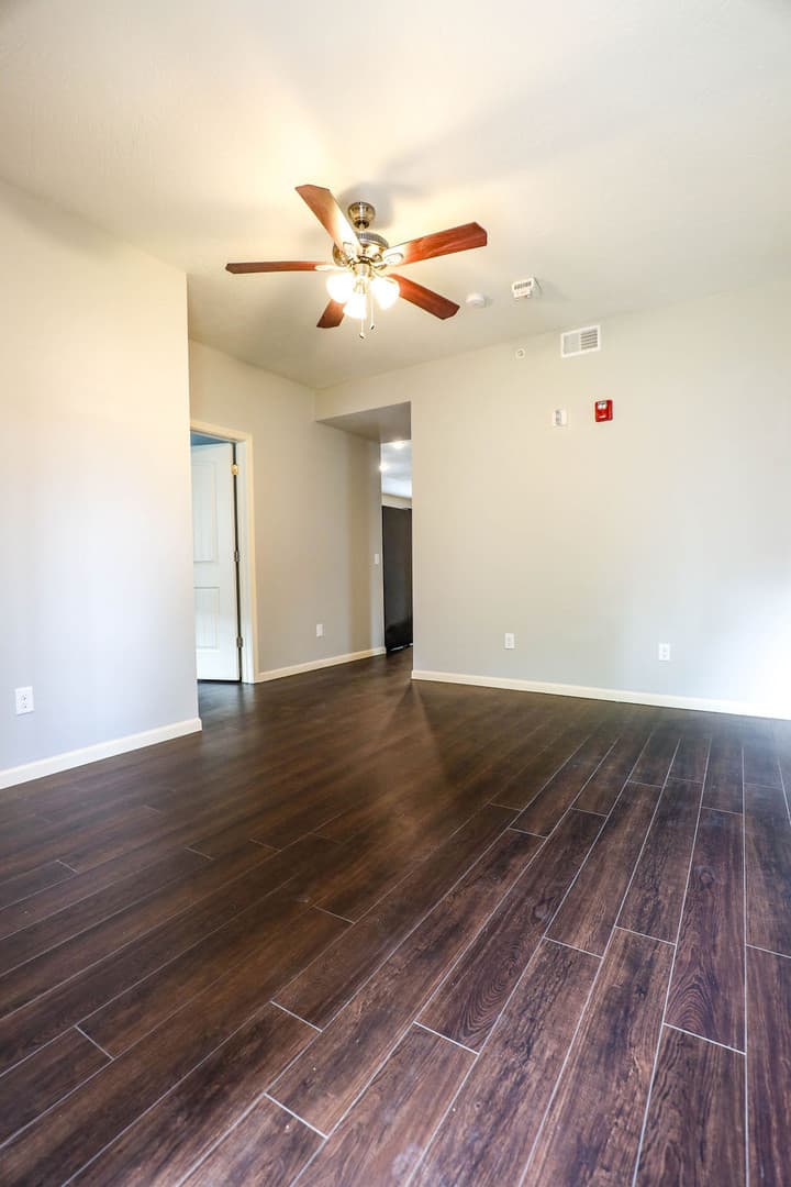 Springfield Apartment: 600 E Harrison