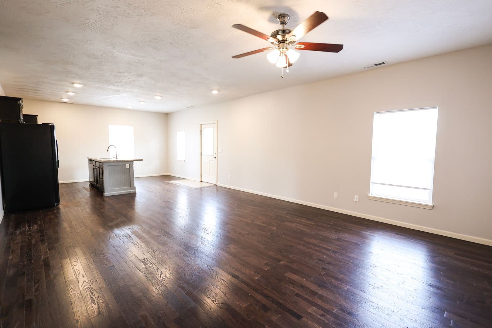 Springfield Apartment: 414 E Harrison