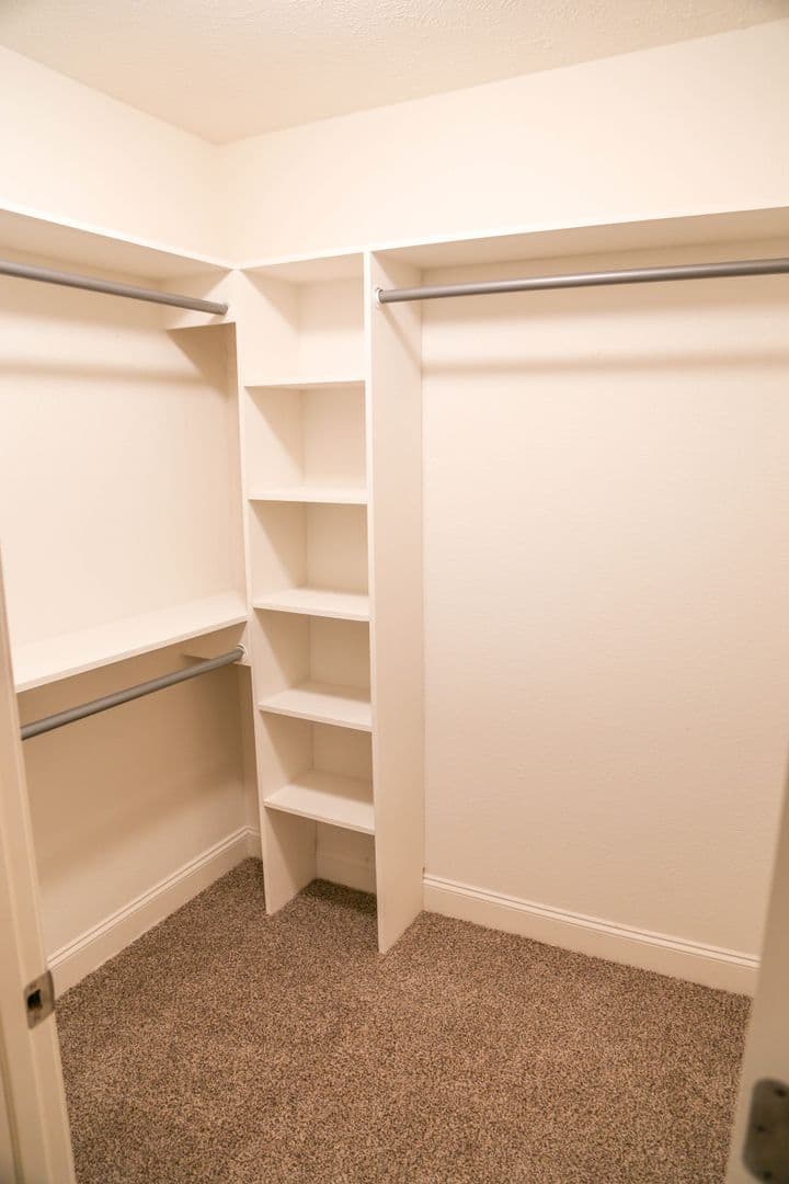 Springfield Apartment: 608 W Mt Vernon
