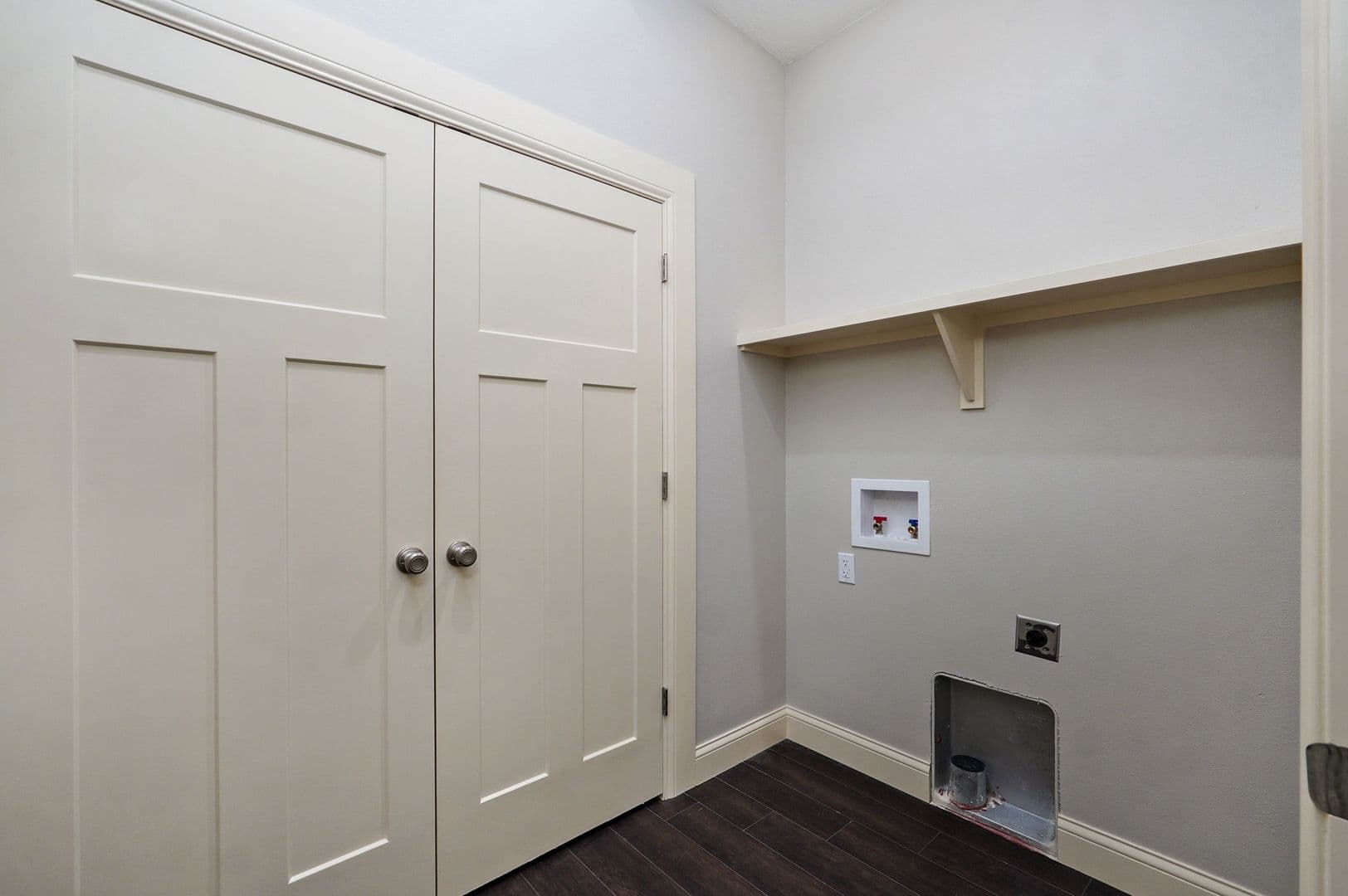 Springfield Apartment: 920 E Walnut St