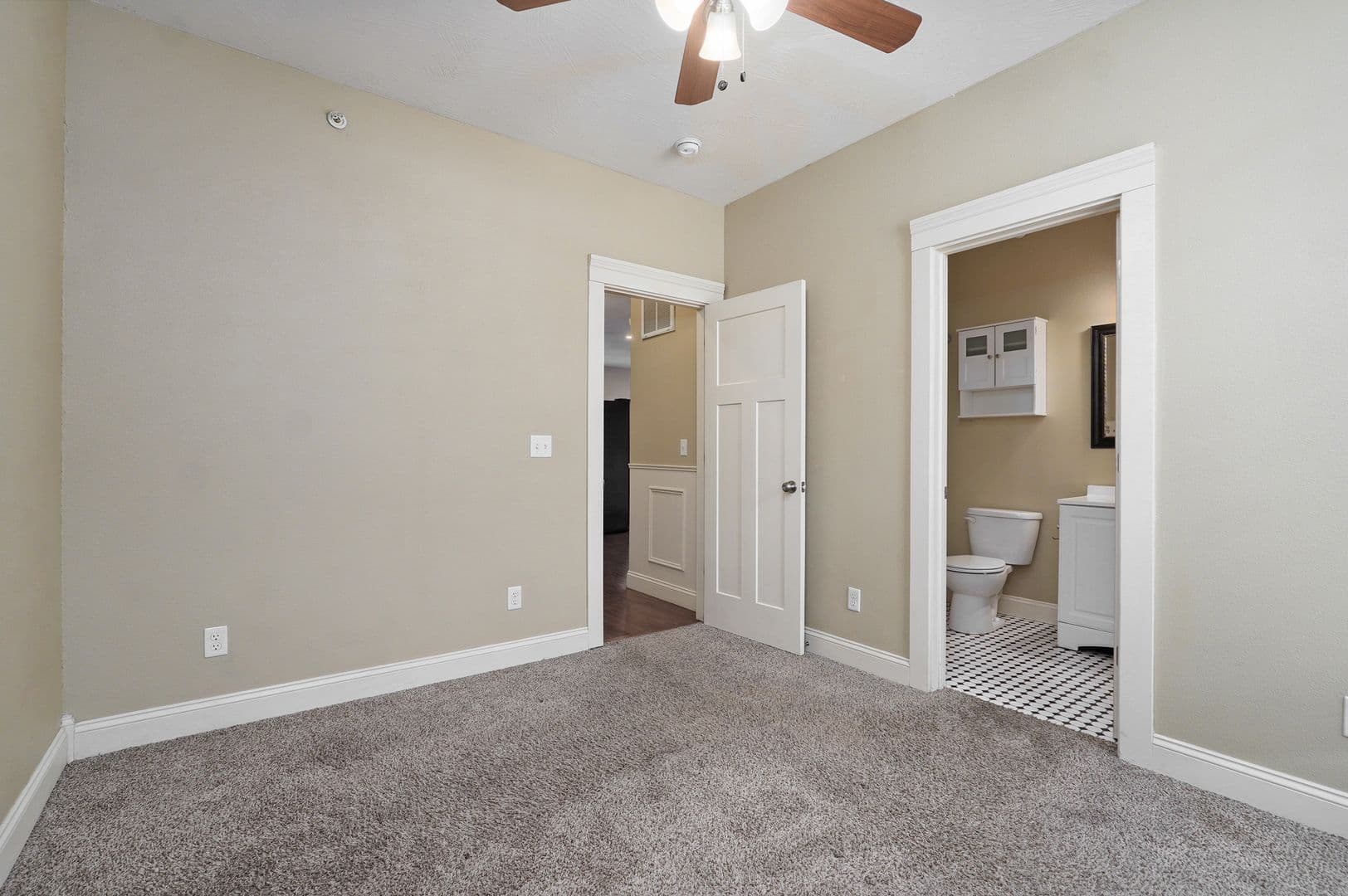 Springfield Apartment: 1046 E Walnut