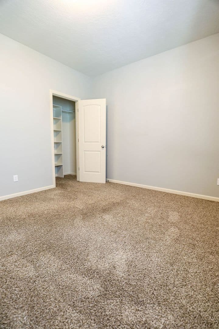 Springfield Apartment: 1351 E. Cherry