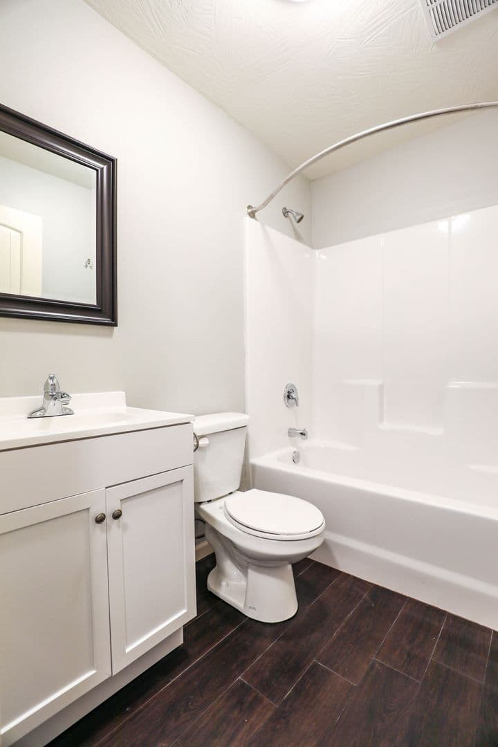 Springfield Apartment: 600 E Harrison