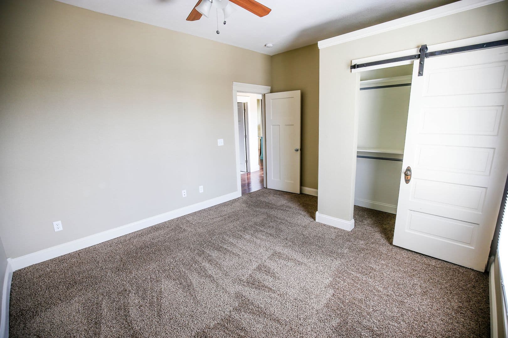 Springfield Apartment: 1144 E Walnut