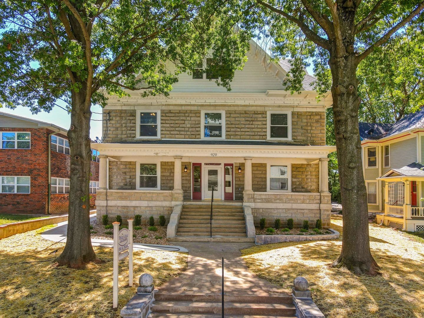 Springfield Apartment: 920 E Walnut St