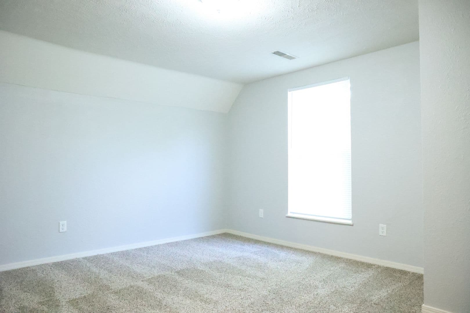 Springfield Apartment: 608 W Mt Vernon