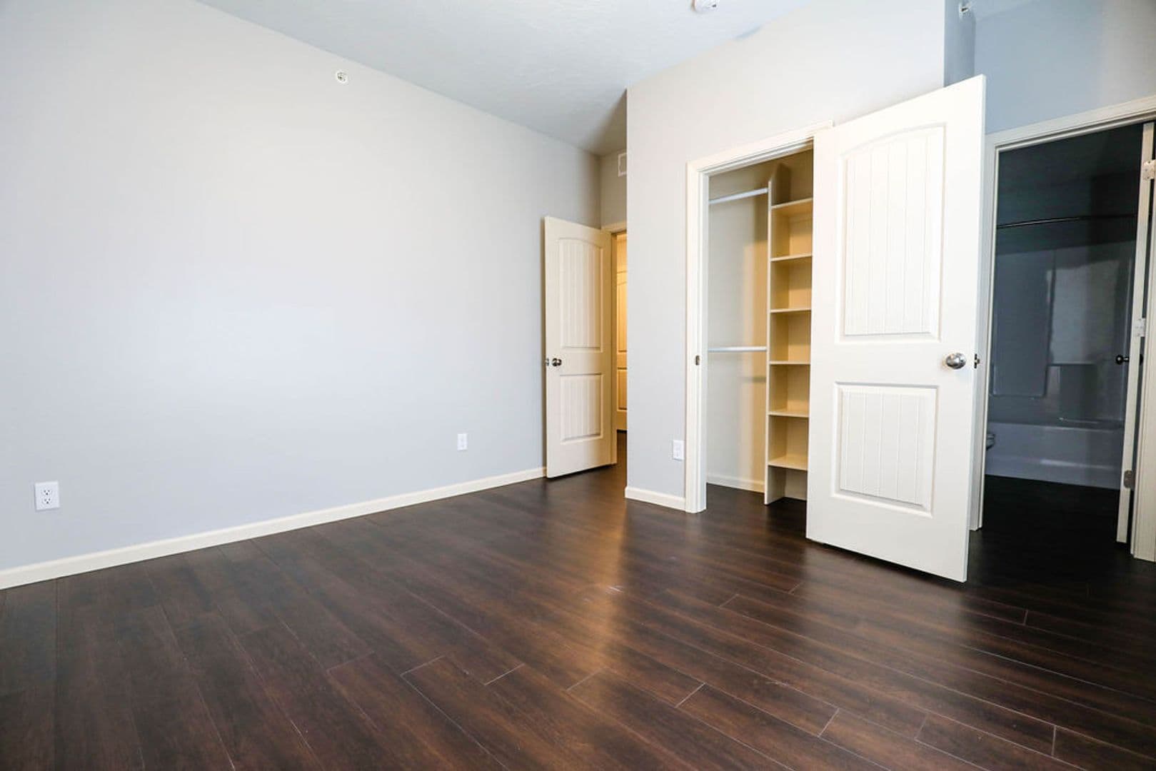 Springfield Apartment: 600 E Harrison
