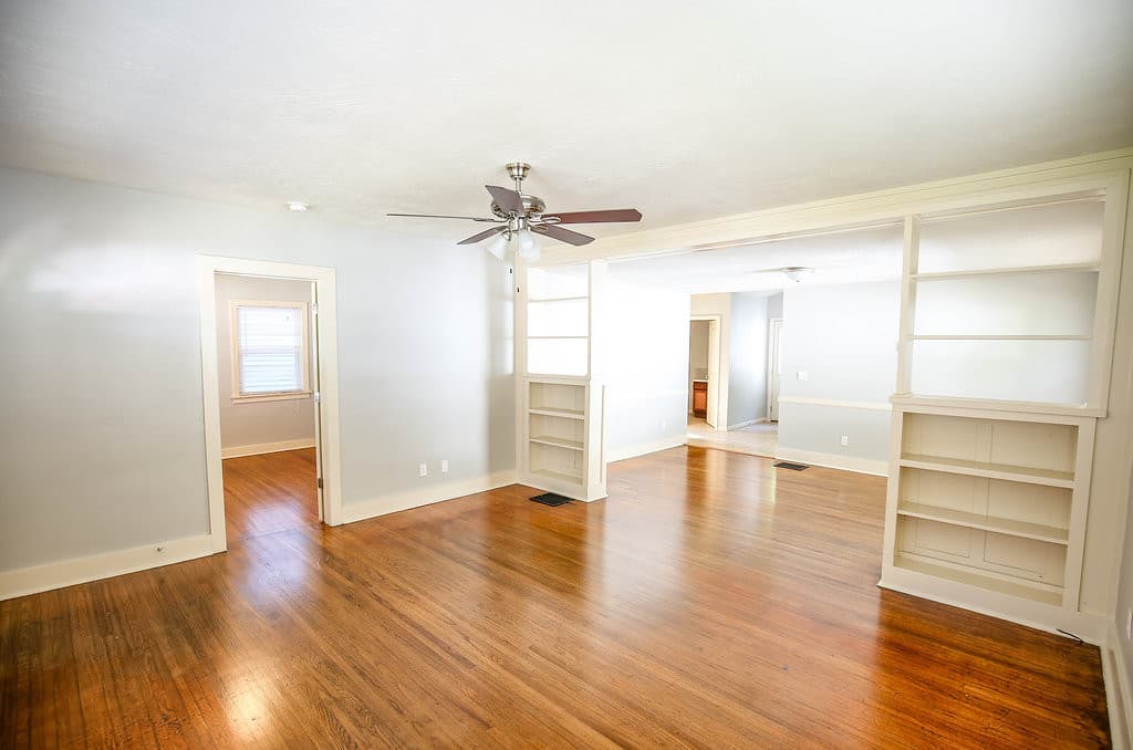 Springfield House: 926 E Loren