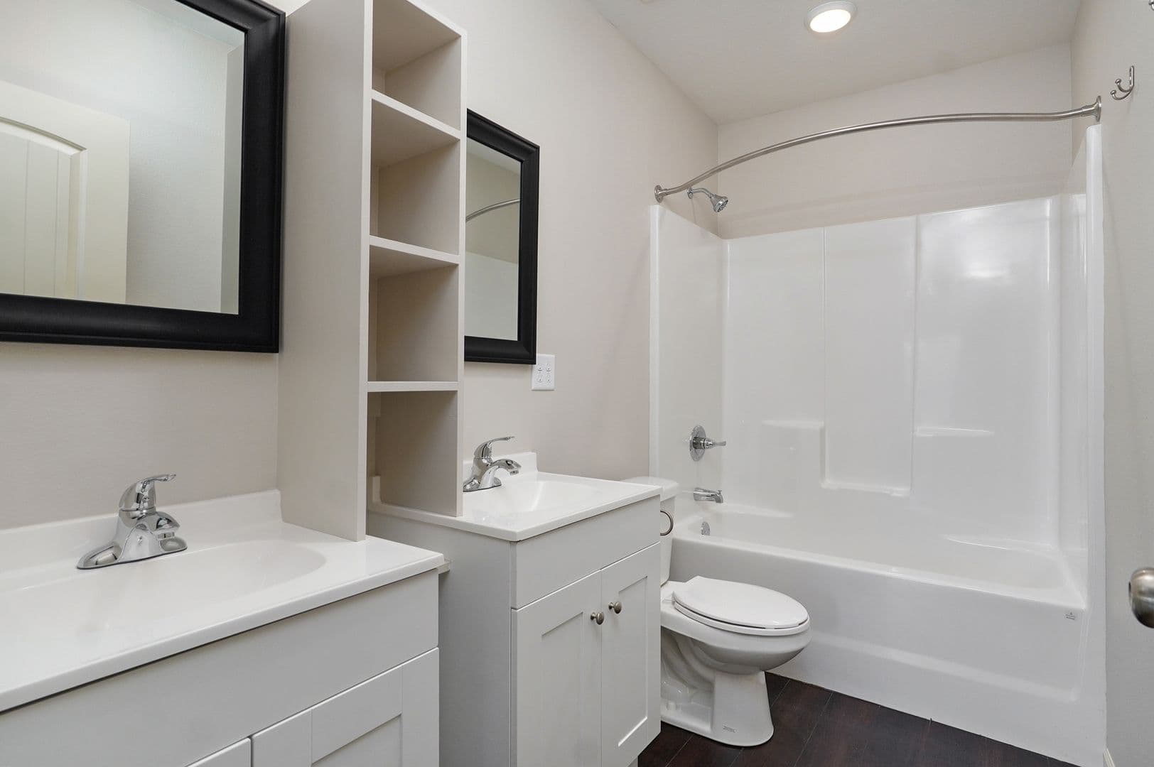 Springfield Apartment: 631 S Grant
