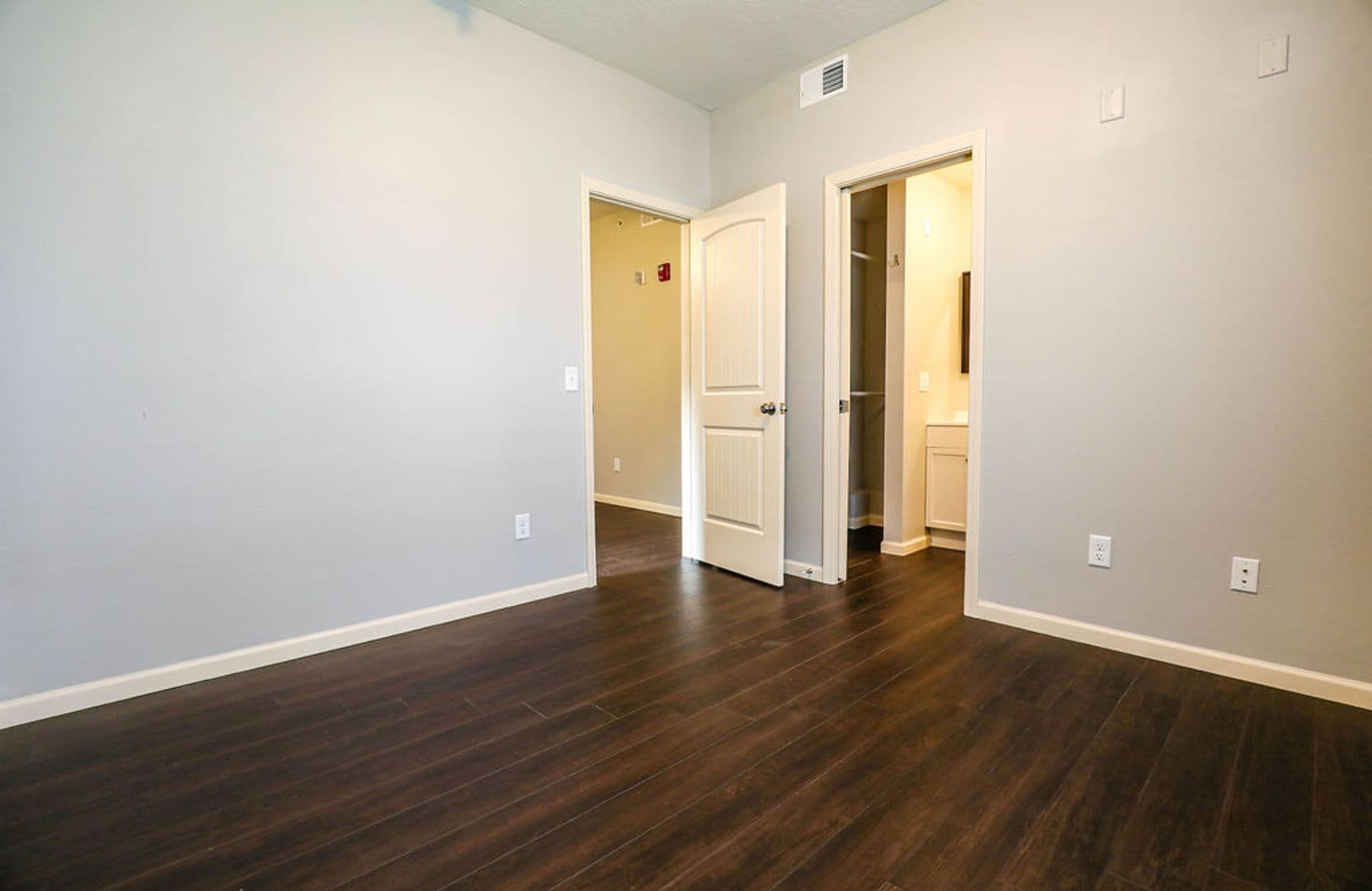Springfield Apartment: 600 E Harrison