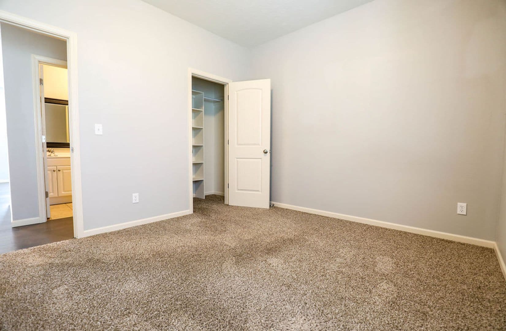 Springfield Apartment: 1351 E. Cherry