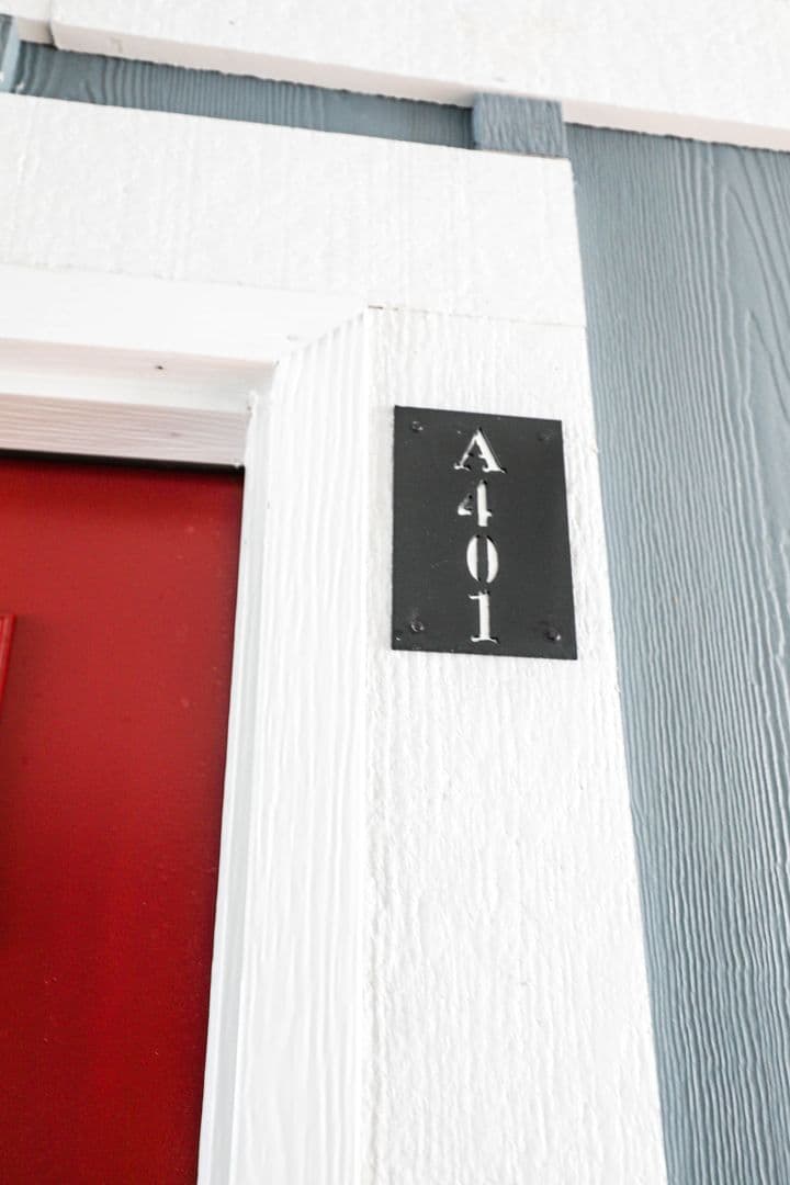 Springfield Apartment: 600 E Harrison