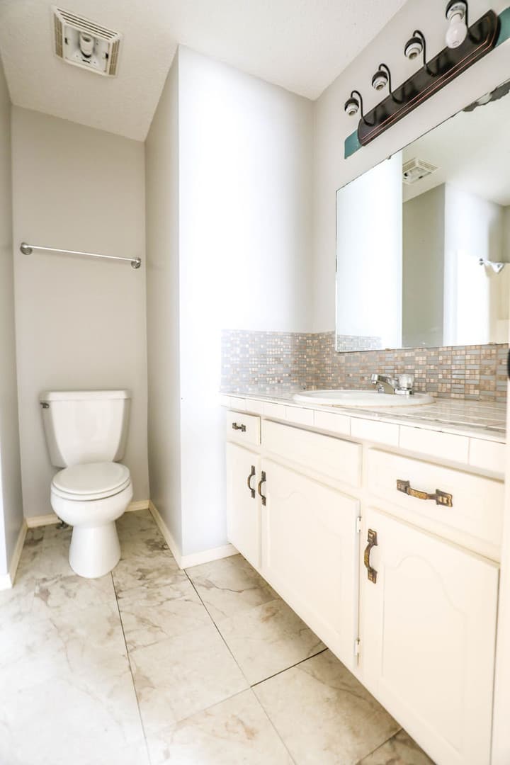 Springfield Apartment: 907 S Campbell