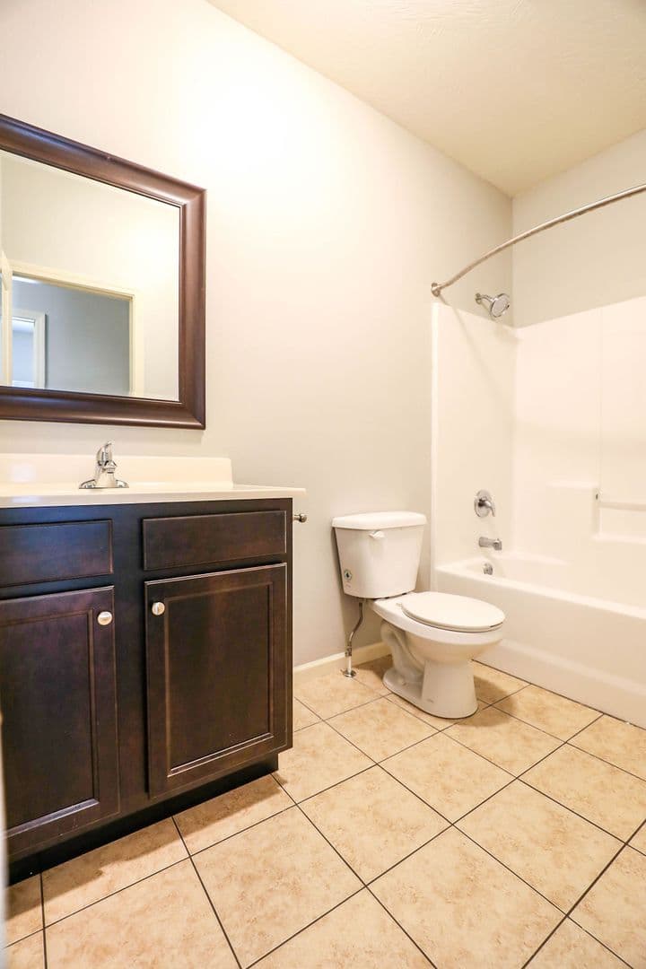 Springfield Apartment: 1351 E. Cherry