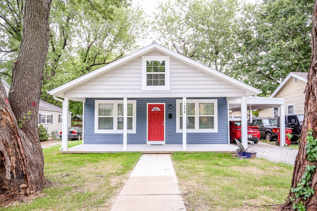Springfield House: 1330 S Pennsylvania