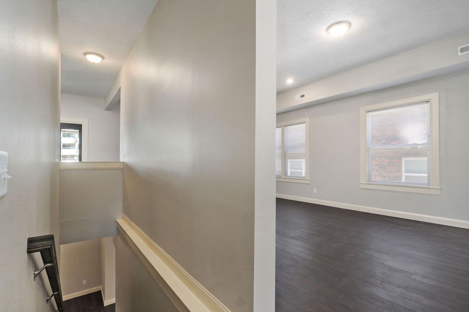 Springfield Apartment: 920 E Walnut St