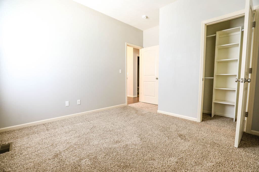 Springfield Apartment: 1351 E. Cherry