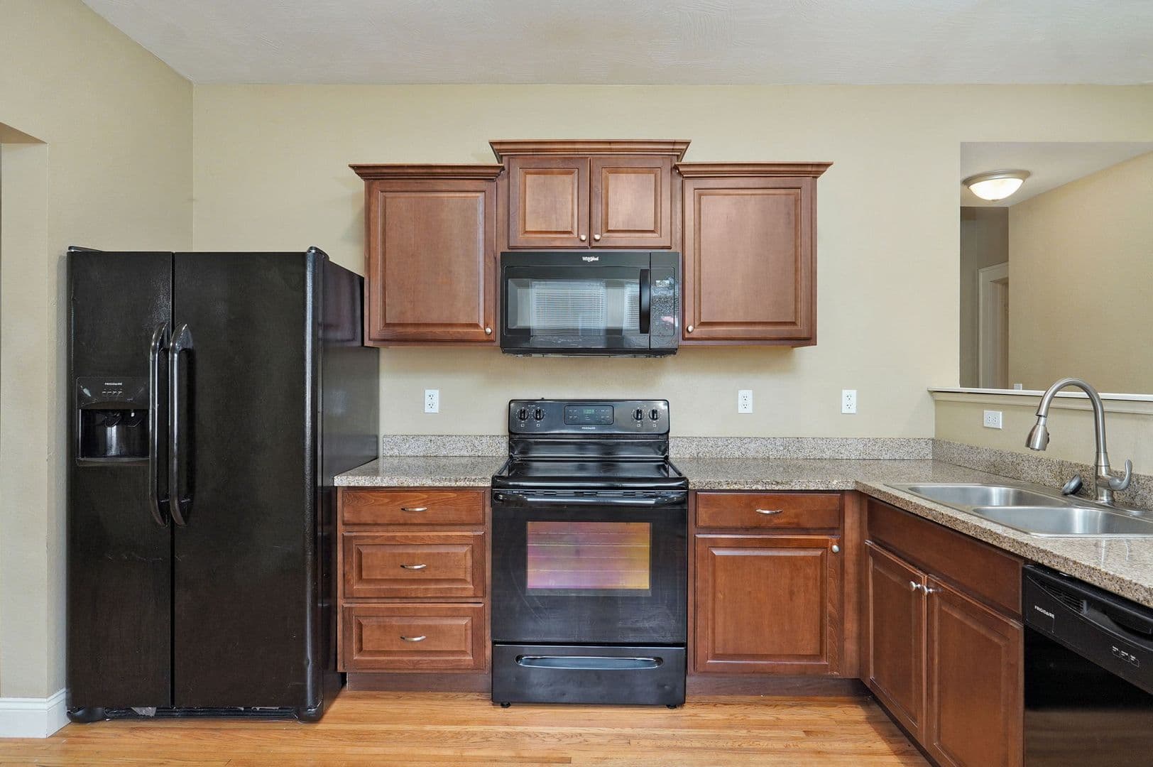 Springfield House: 631 S Kickapoo