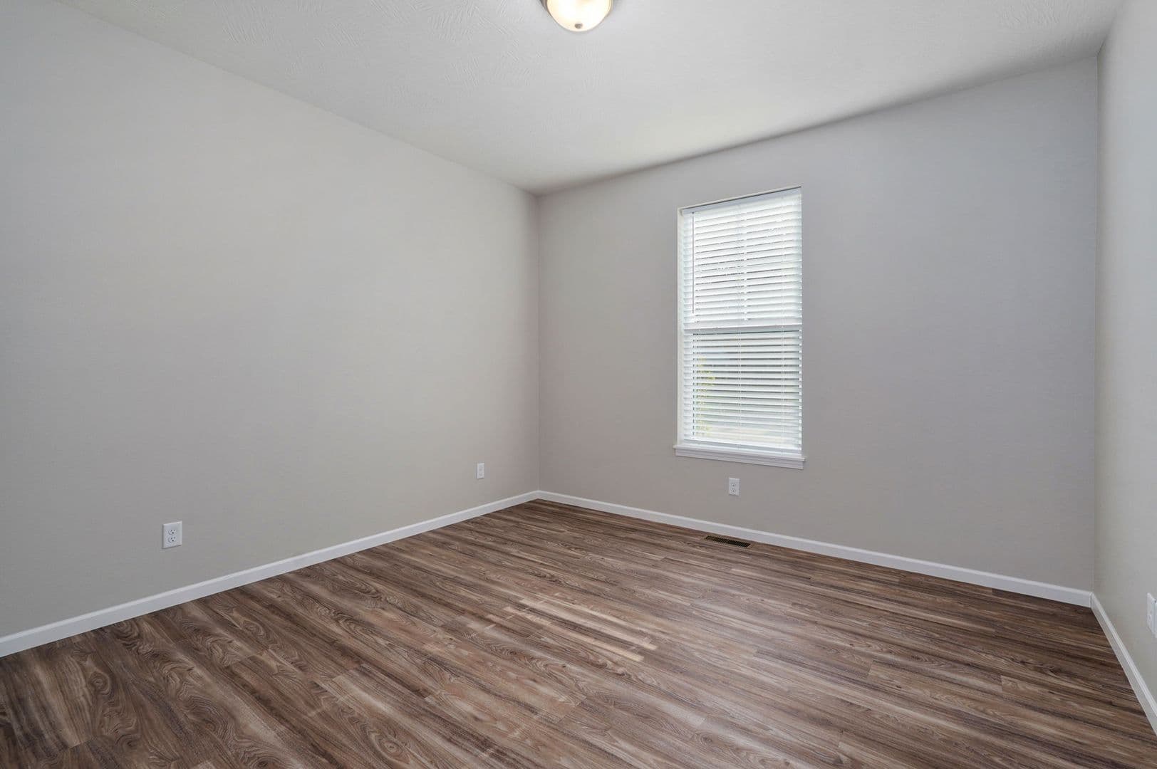 Springfield Apartment: 304 S Hampton Ave