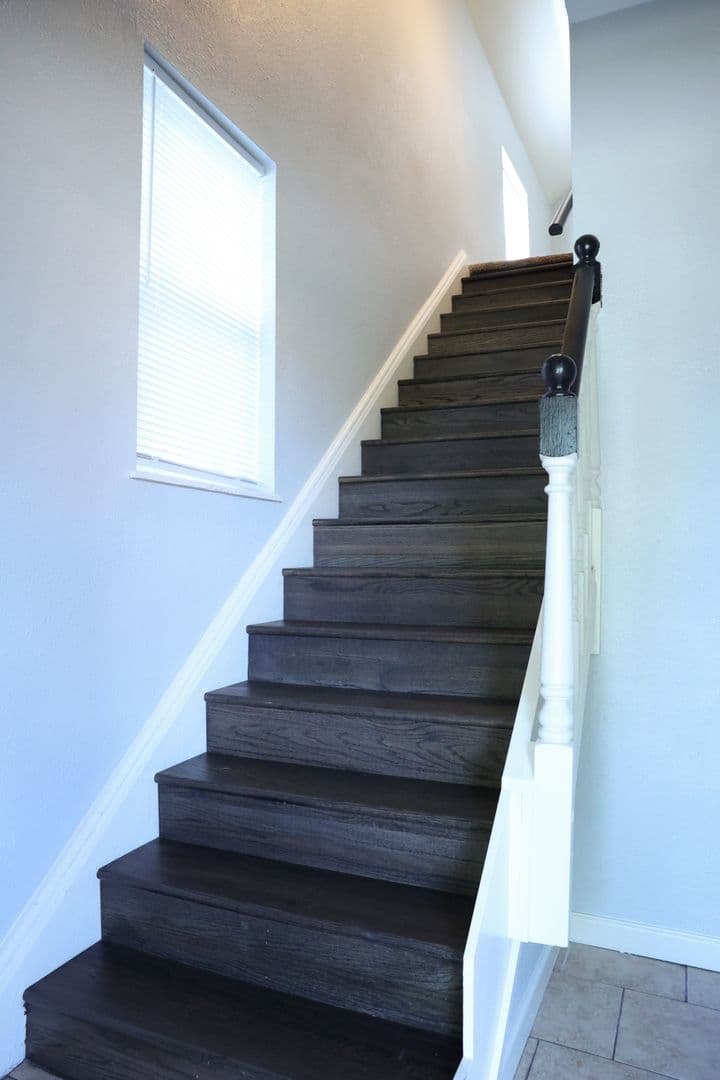 Springfield Apartment: 608 W Mt Vernon