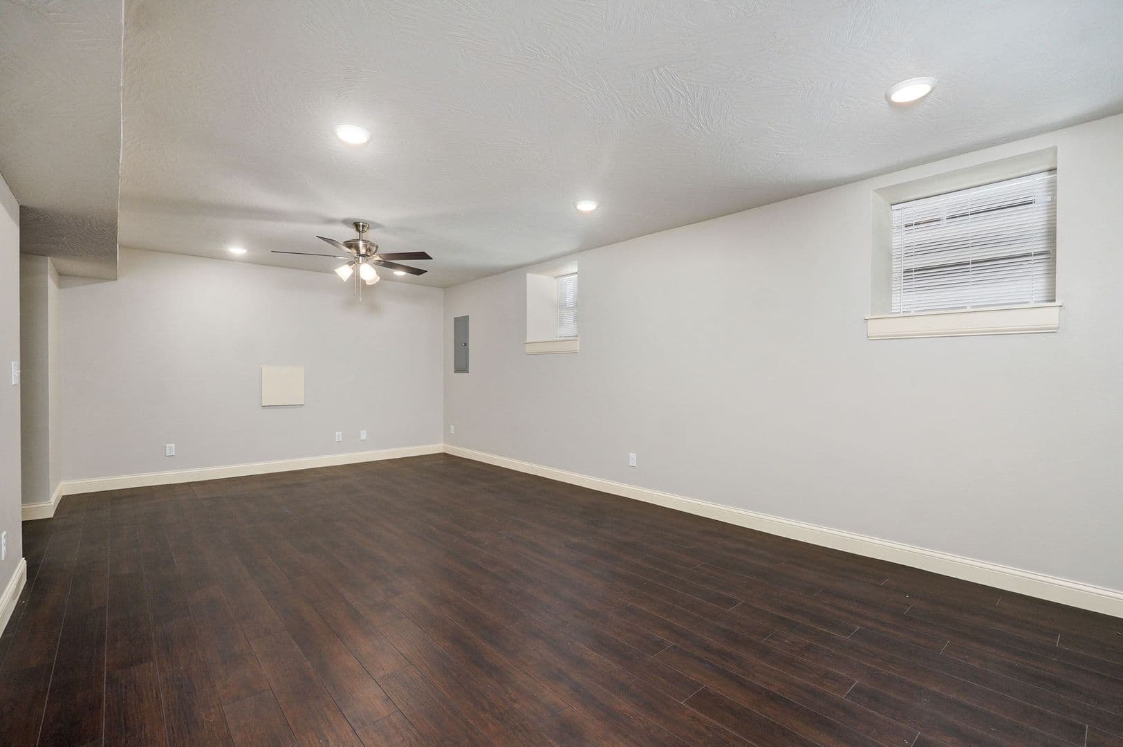 Springfield Apartment: 920 E Walnut St