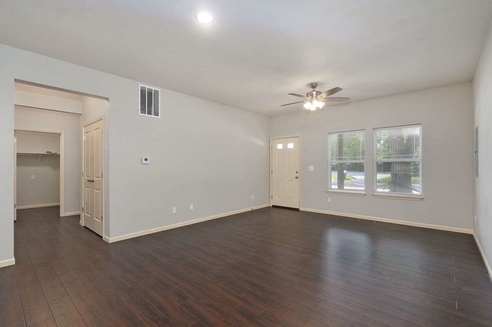 Springfield Apartment: 717 S Grant ave