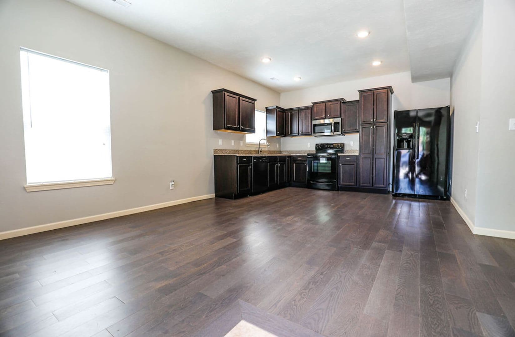 Springfield Apartment: 1351 E. Cherry