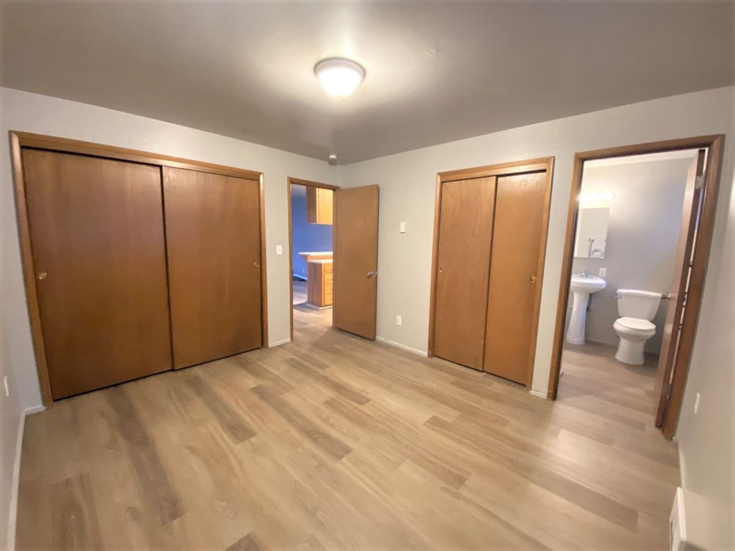 Seattle Apartment: 3035 NE 130th St