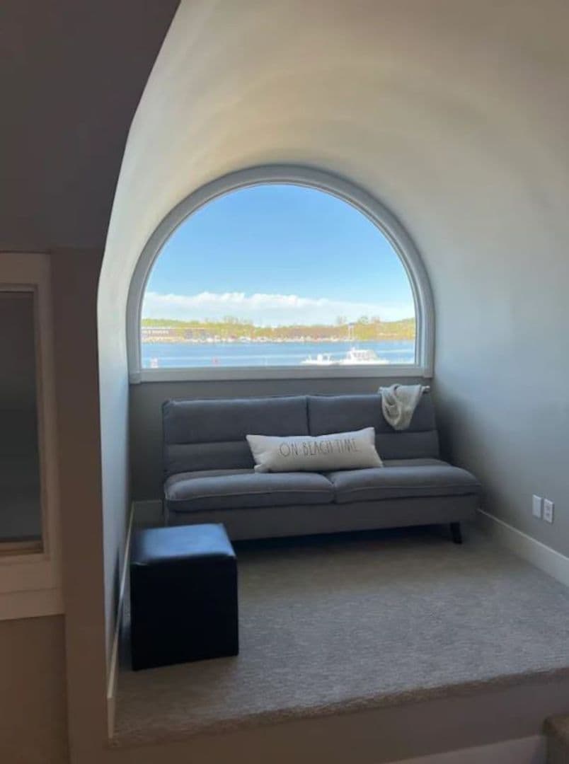 Spring Lake Apartment: 116 Millpoint Dr.