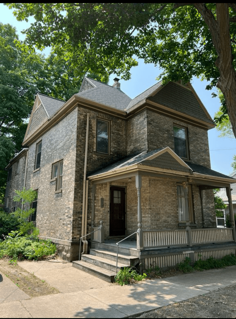 Grand Rapids Apartment: 716 Jackson St. NW