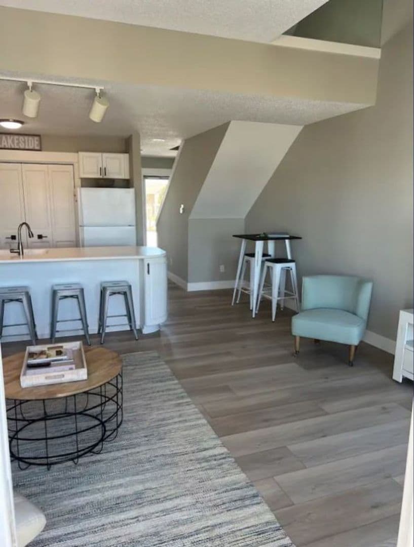 Spring Lake Apartment: 116 Millpoint Dr.