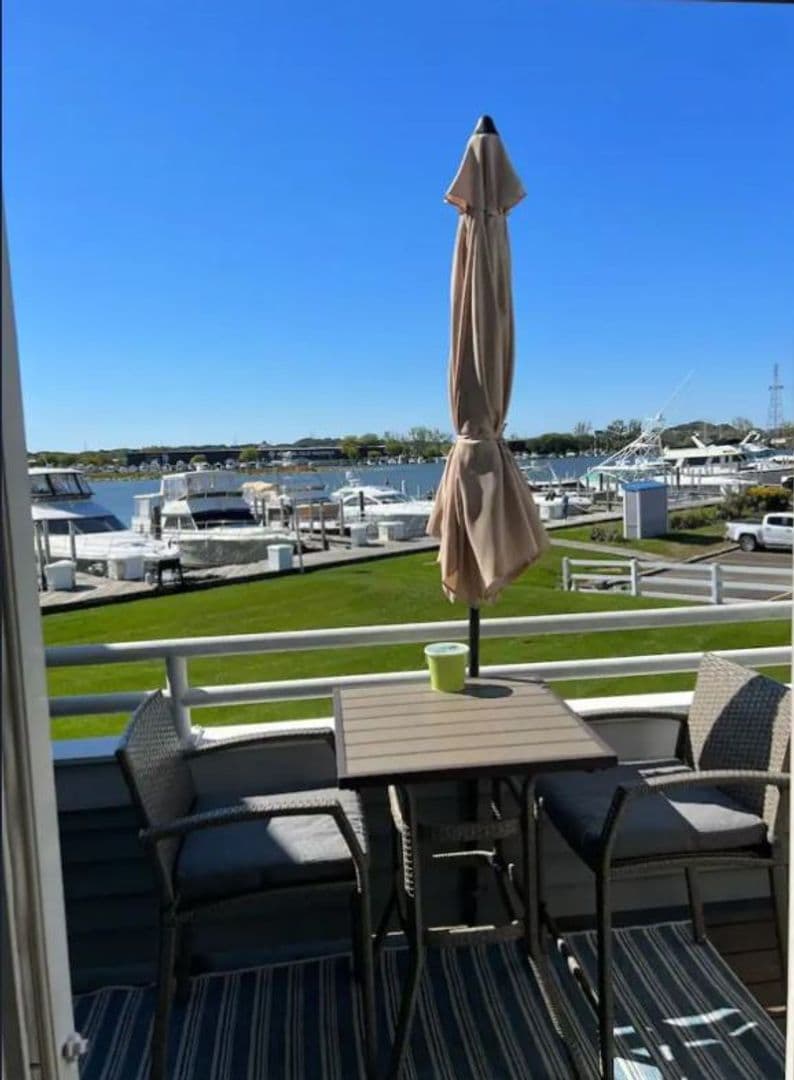 Spring Lake Apartment: 116 Millpoint Dr.