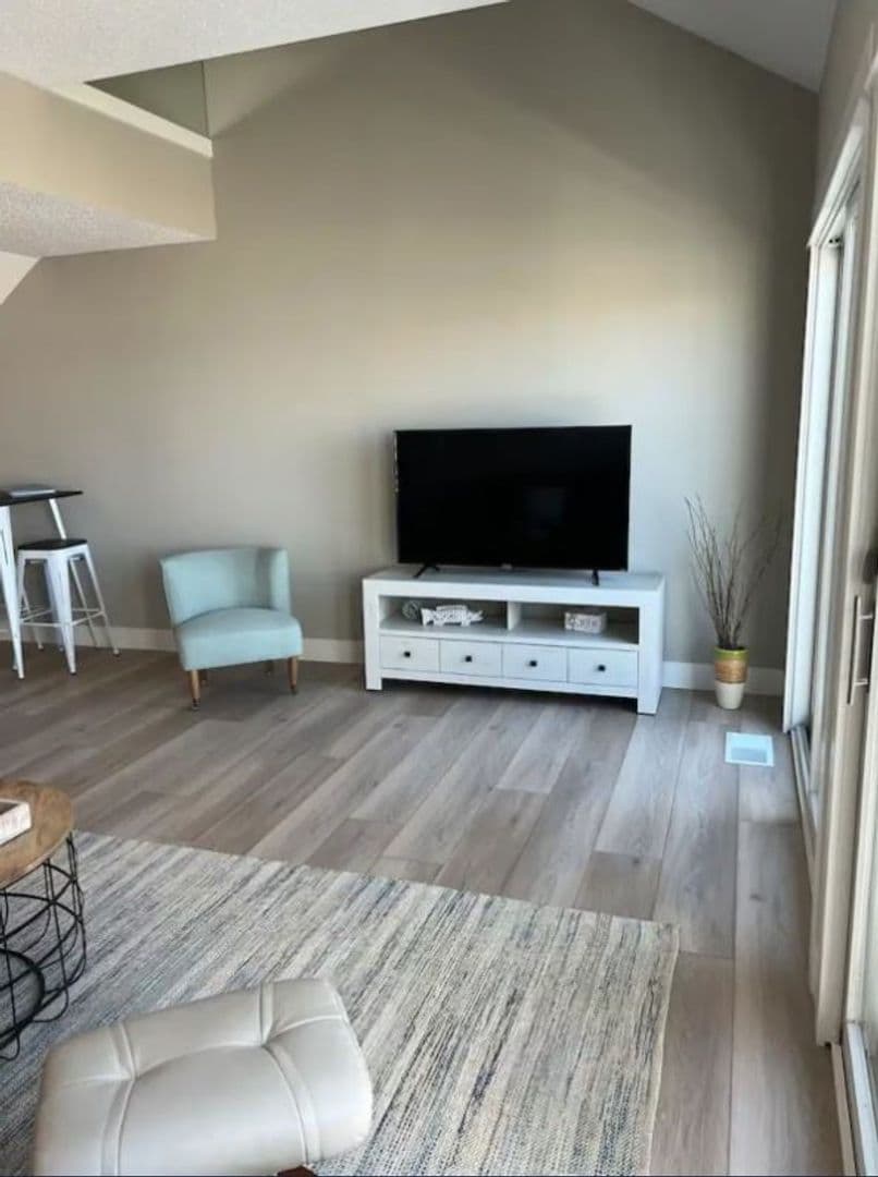 Spring Lake Apartment: 116 Millpoint Dr.
