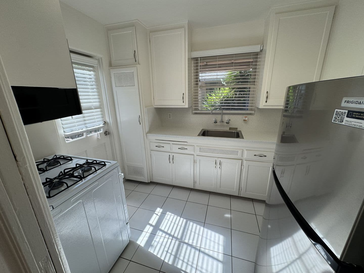 San Diego Apartment: 1801-15 Cable Street