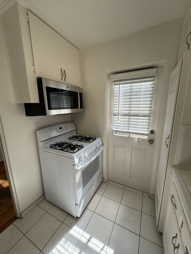 San Diego Apartment: 1801-15 Cable Street