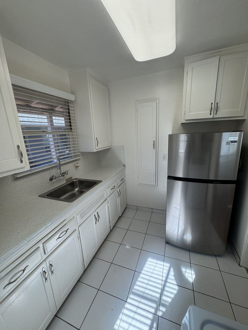 San Diego Apartment: 1801-15 Cable Street