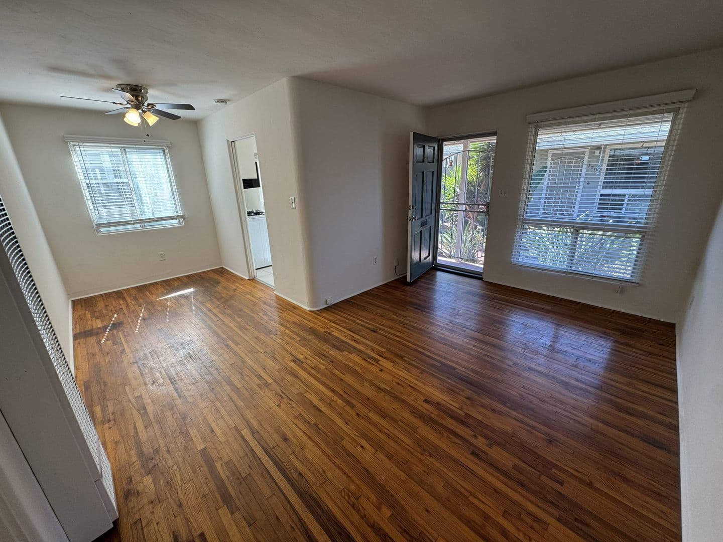 San Diego Apartment: 1801-15 Cable Street