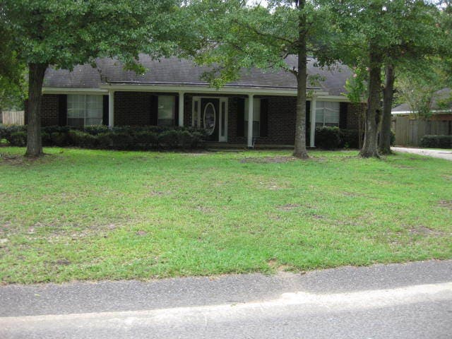 Grand Bay House: 5211 Southern Oaks Trail