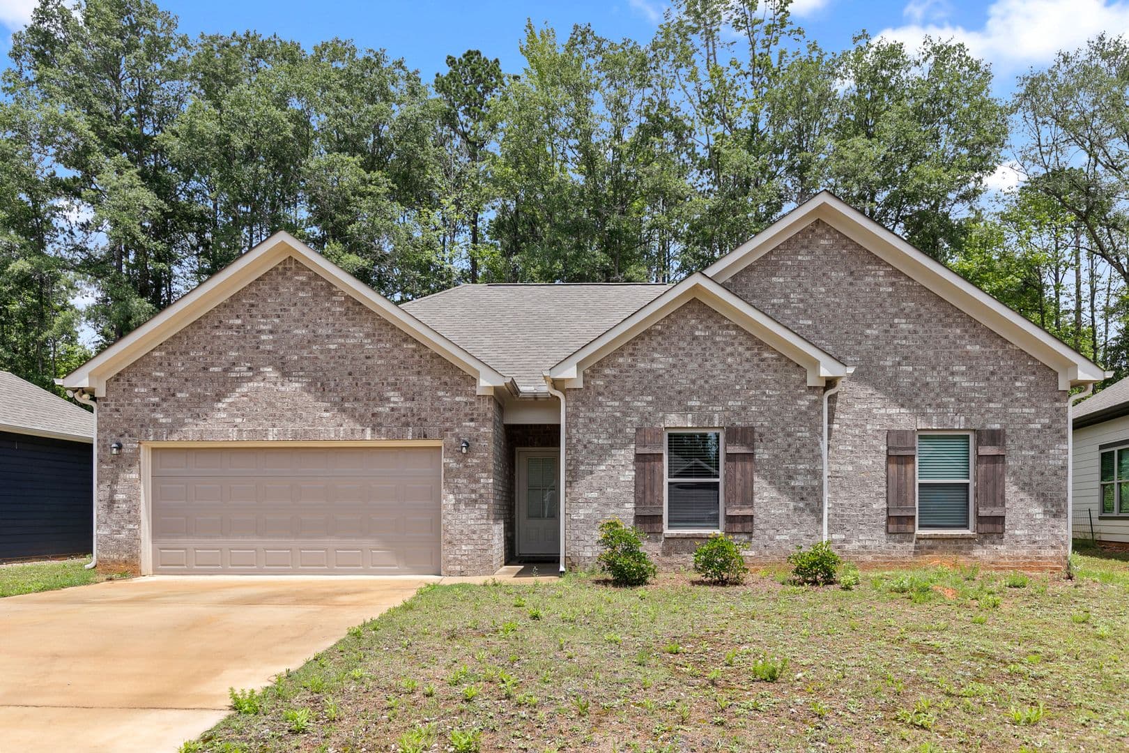 Clanton House: 275 Avalon Way