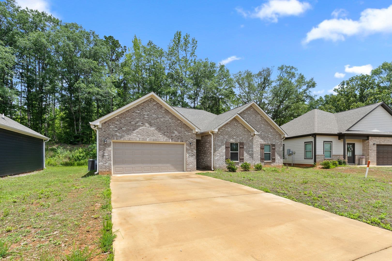 Clanton House: 275 Avalon Way