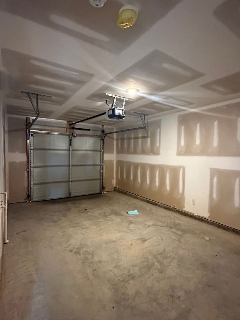 Lincoln House: 207 Driftwood Lane