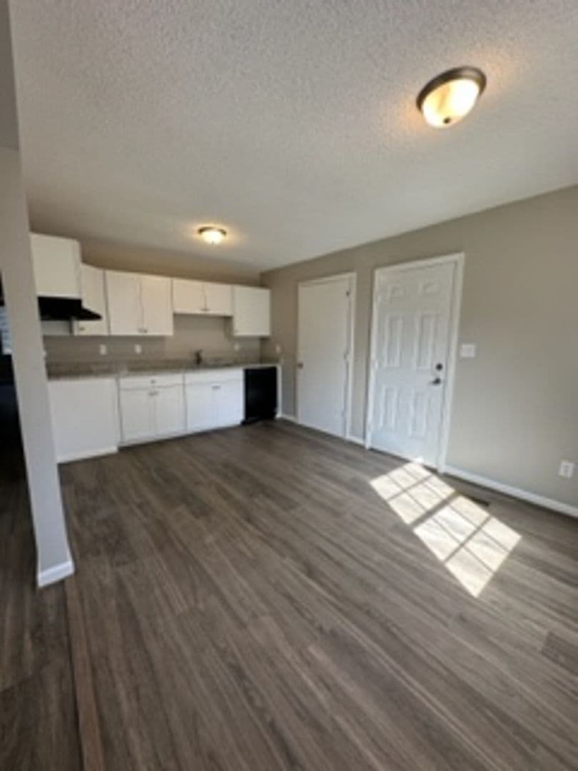 Birmingham House: 8221 Vassar Ave