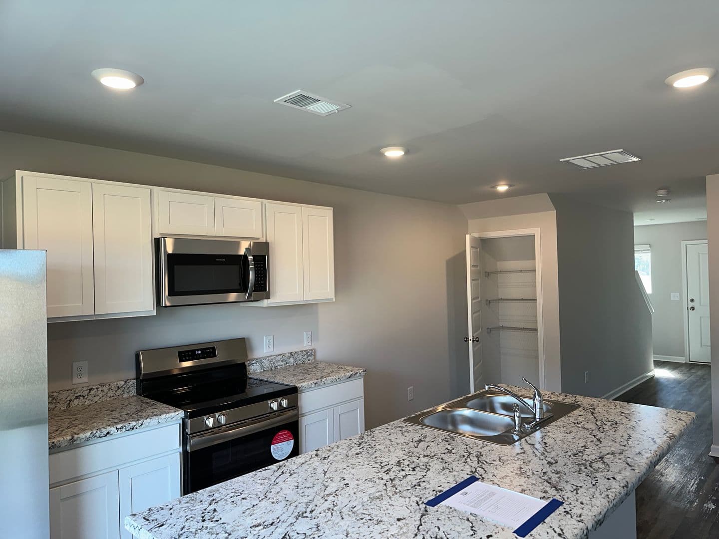 Lincoln House: 207 Driftwood Lane