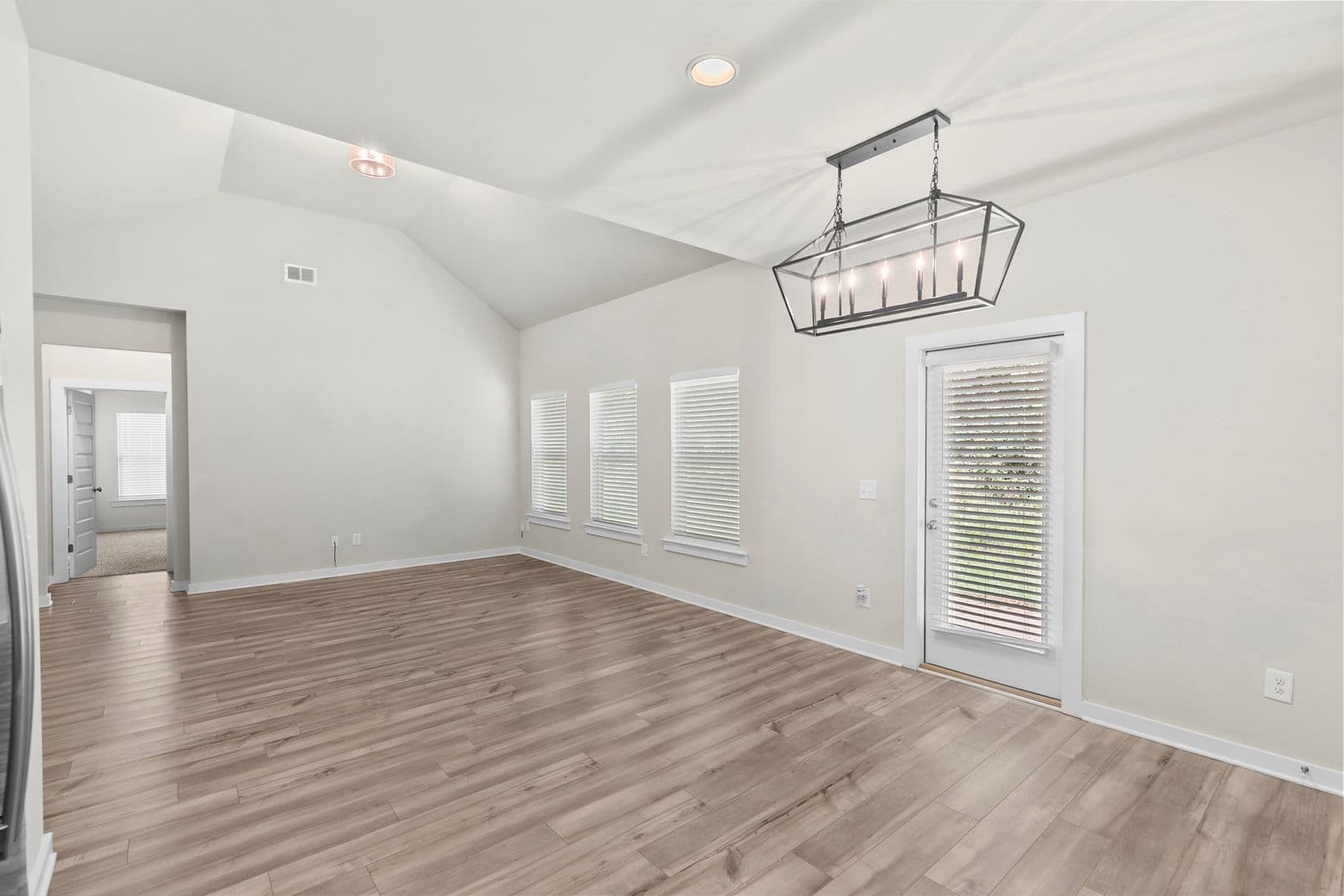 Clanton House: 275 Avalon Way