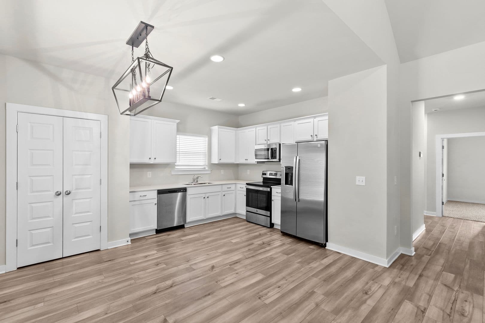Clanton House: 275 Avalon Way