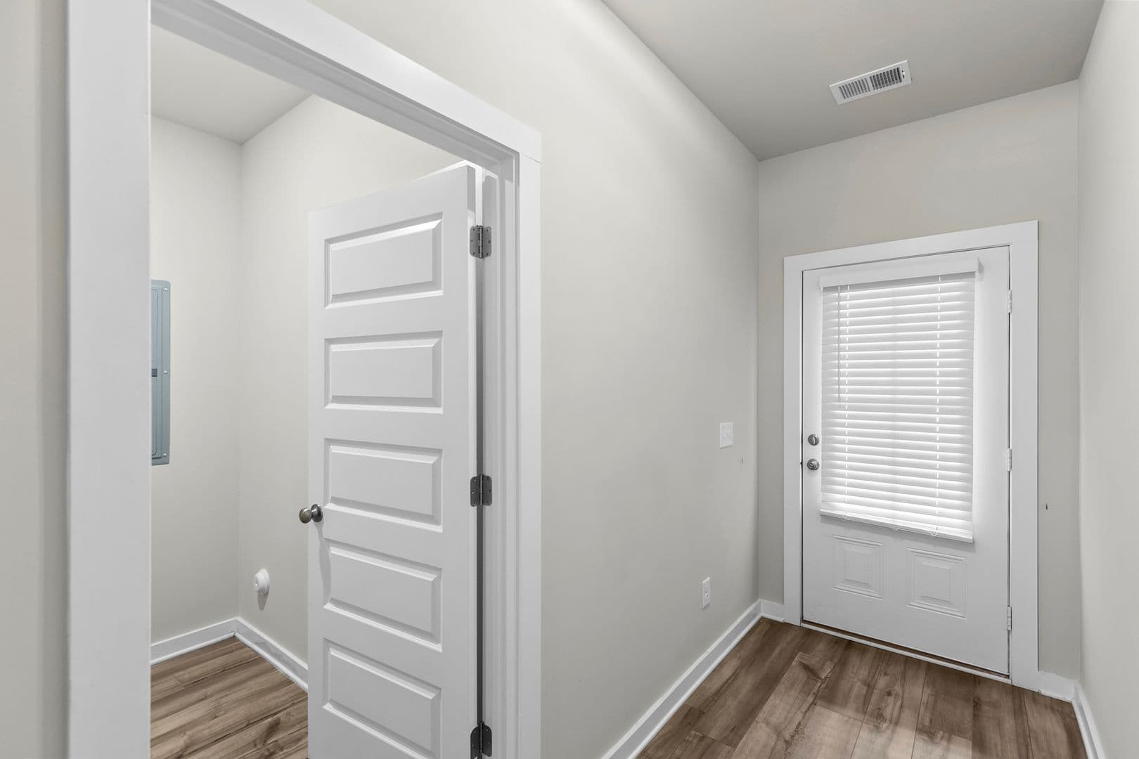 Clanton House: 275 Avalon Way