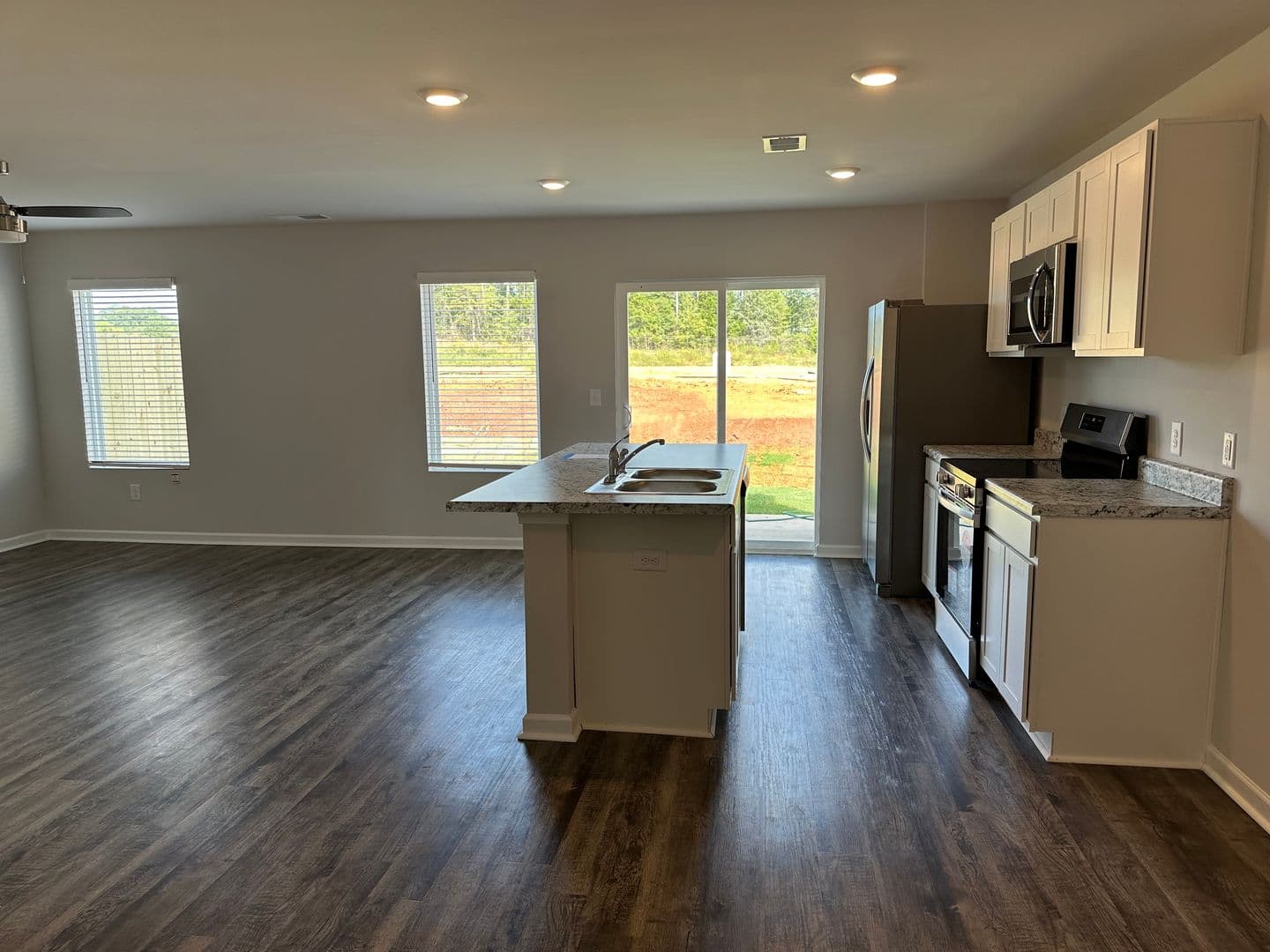 Lincoln House: 207 Driftwood Lane